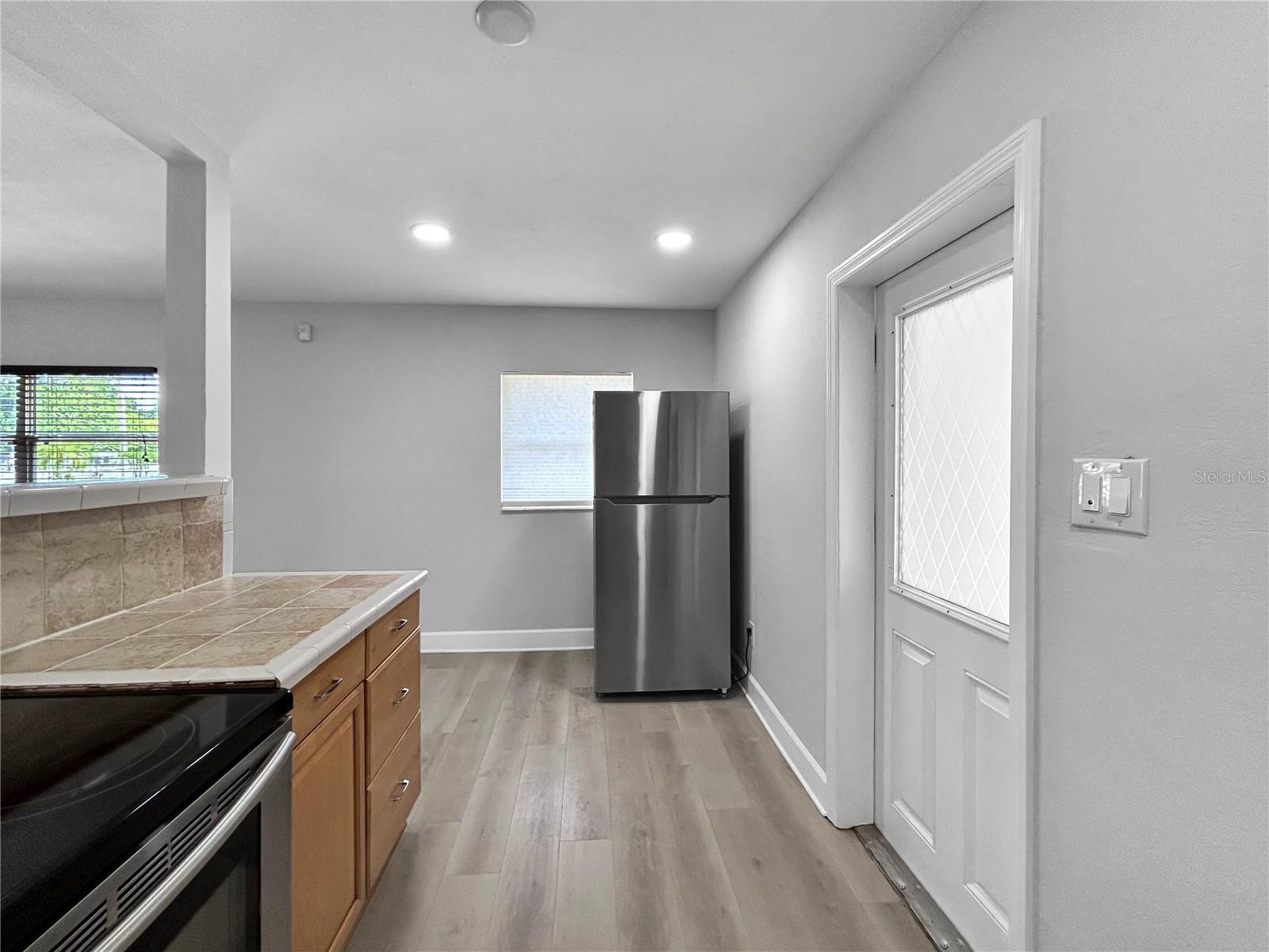 2404 N RAMONA CIR, TAMPA, FL, 33612