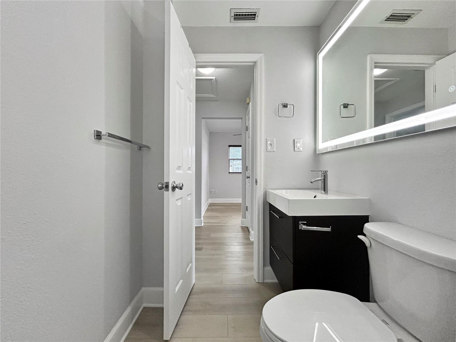 2404 N RAMONA CIR, TAMPA, FL, 33612