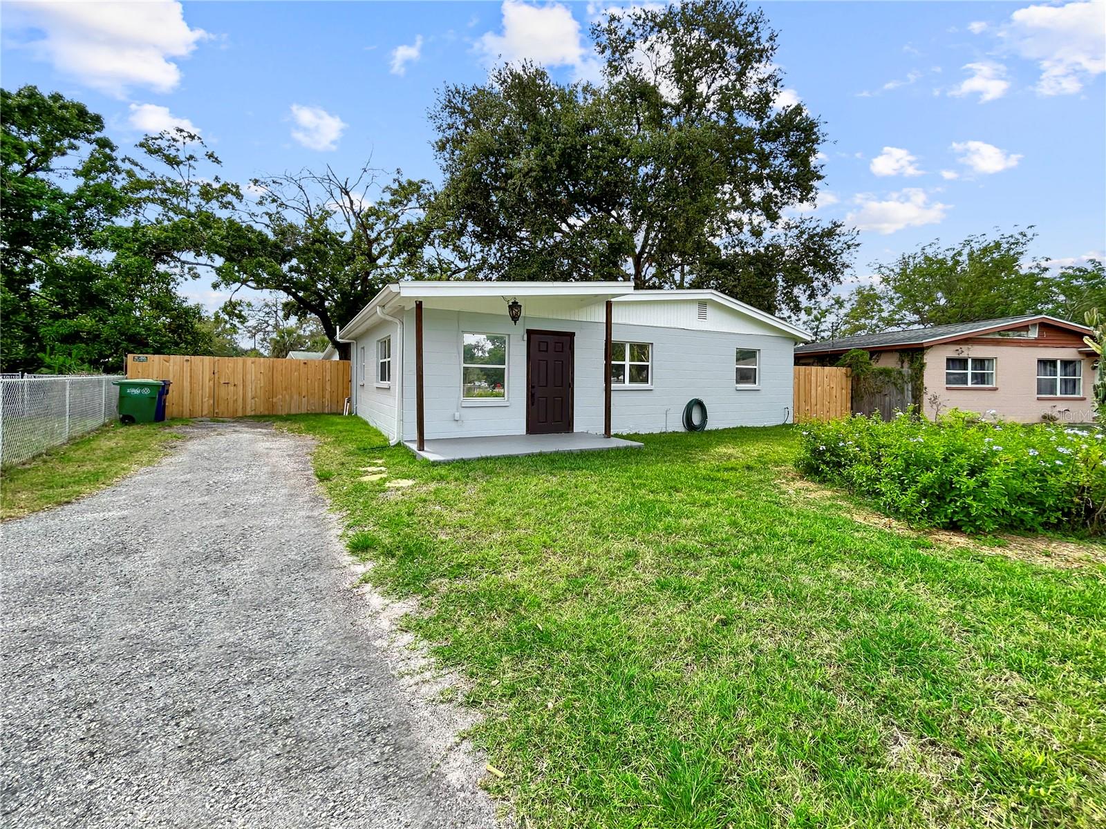 2404 N RAMONA CIR, TAMPA, FL, 33612