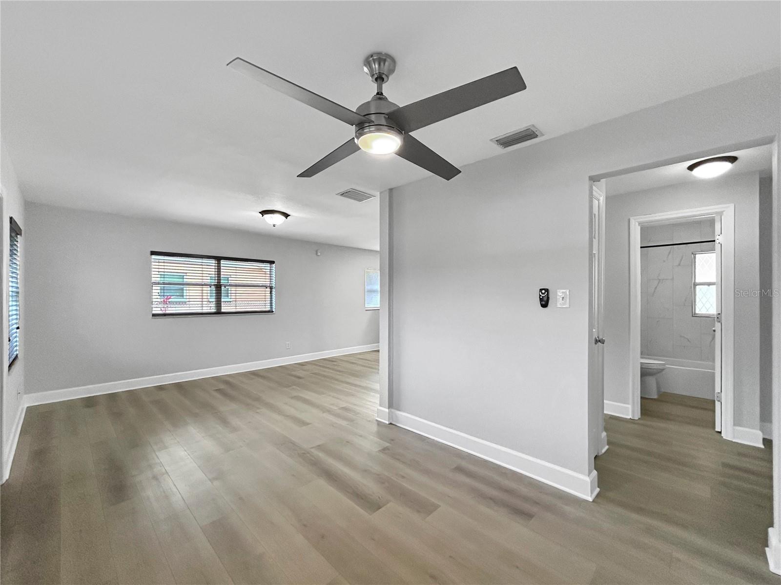 2404 N RAMONA CIR, TAMPA, FL, 33612