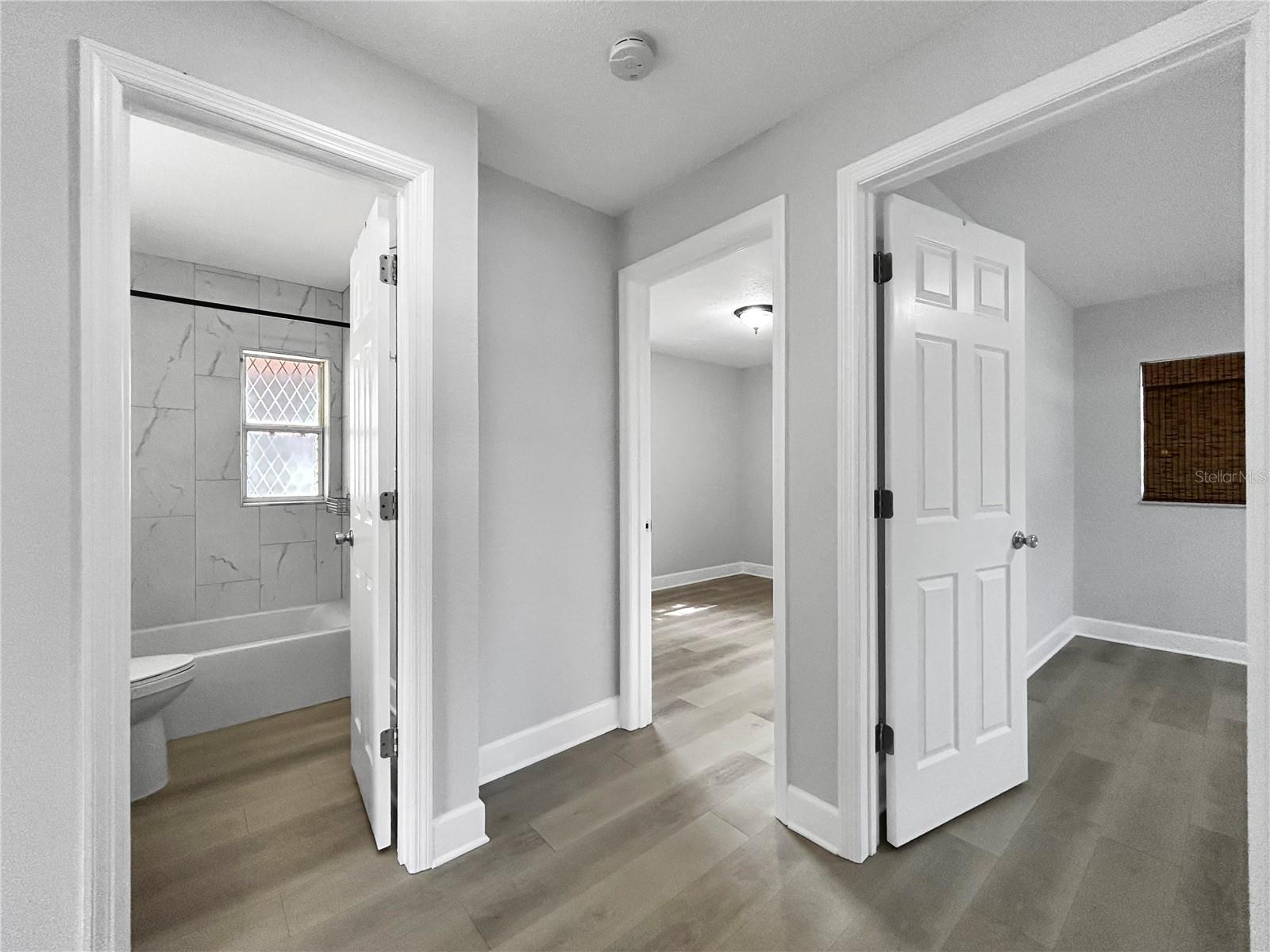 2404 N RAMONA CIR, TAMPA, FL, 33612