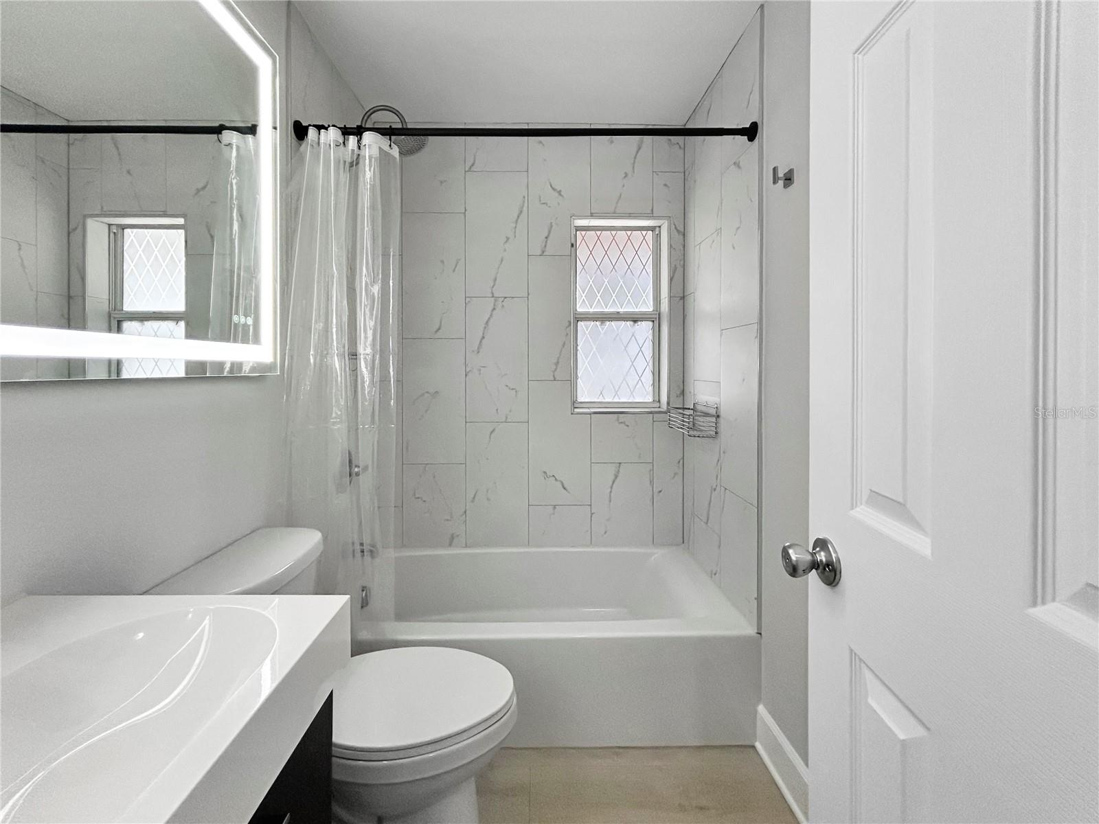 2404 N RAMONA CIR, TAMPA, FL, 33612