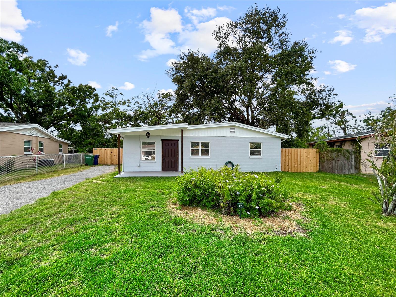 2404 N RAMONA CIR, TAMPA, FL, 33612