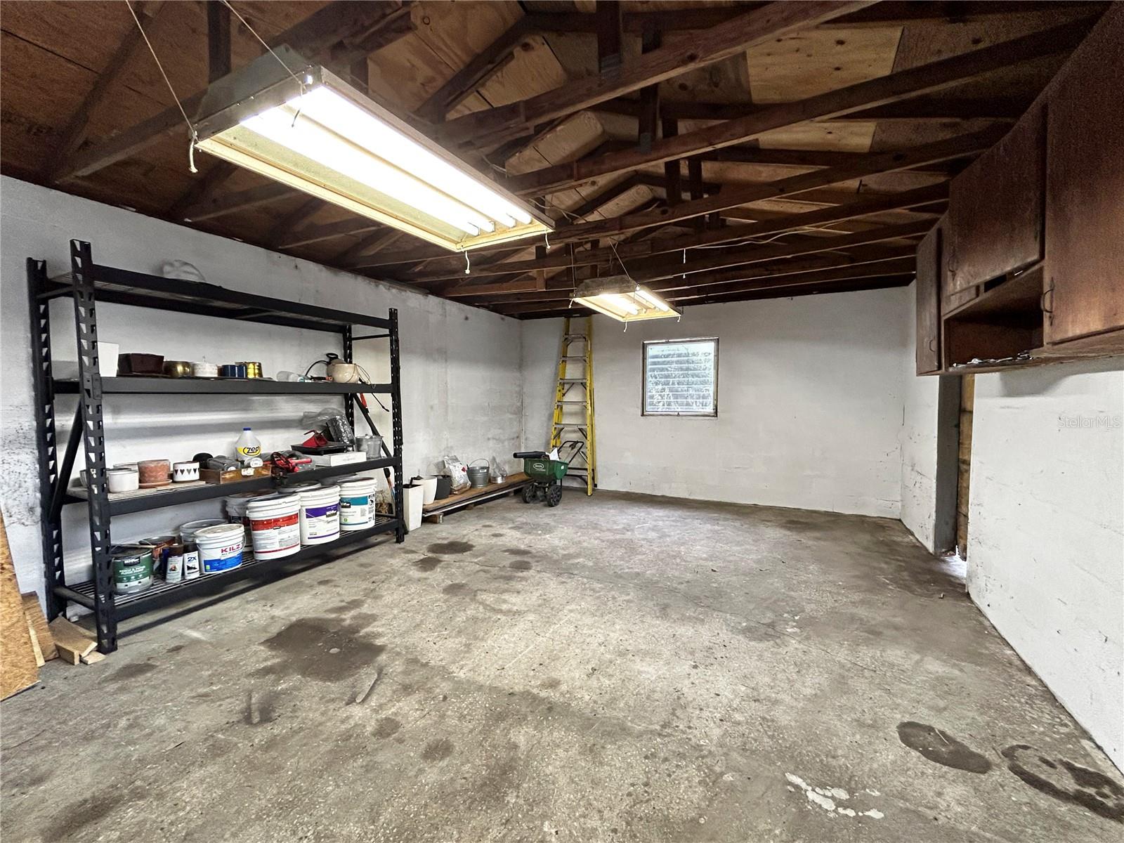 2404 N RAMONA CIR, TAMPA, FL, 33612