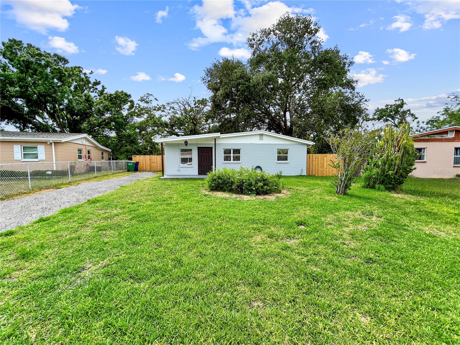 2404 N RAMONA CIR, TAMPA, FL, 33612