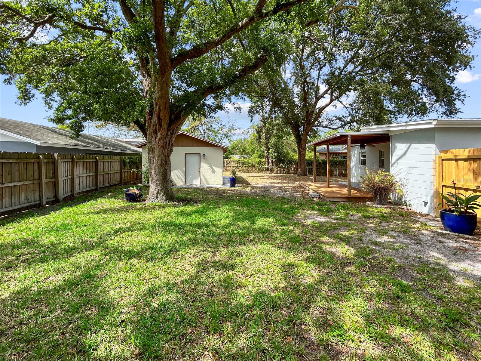 2404 N RAMONA CIR, TAMPA, FL, 33612