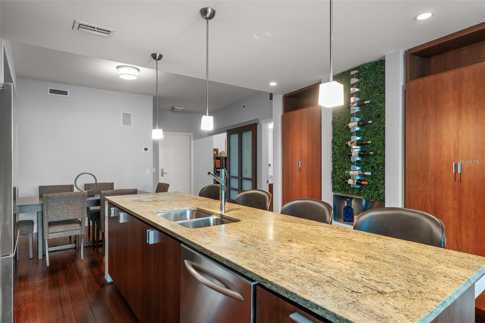 912 CHANNELSIDE DR #2320, TAMPA, FL, 33602