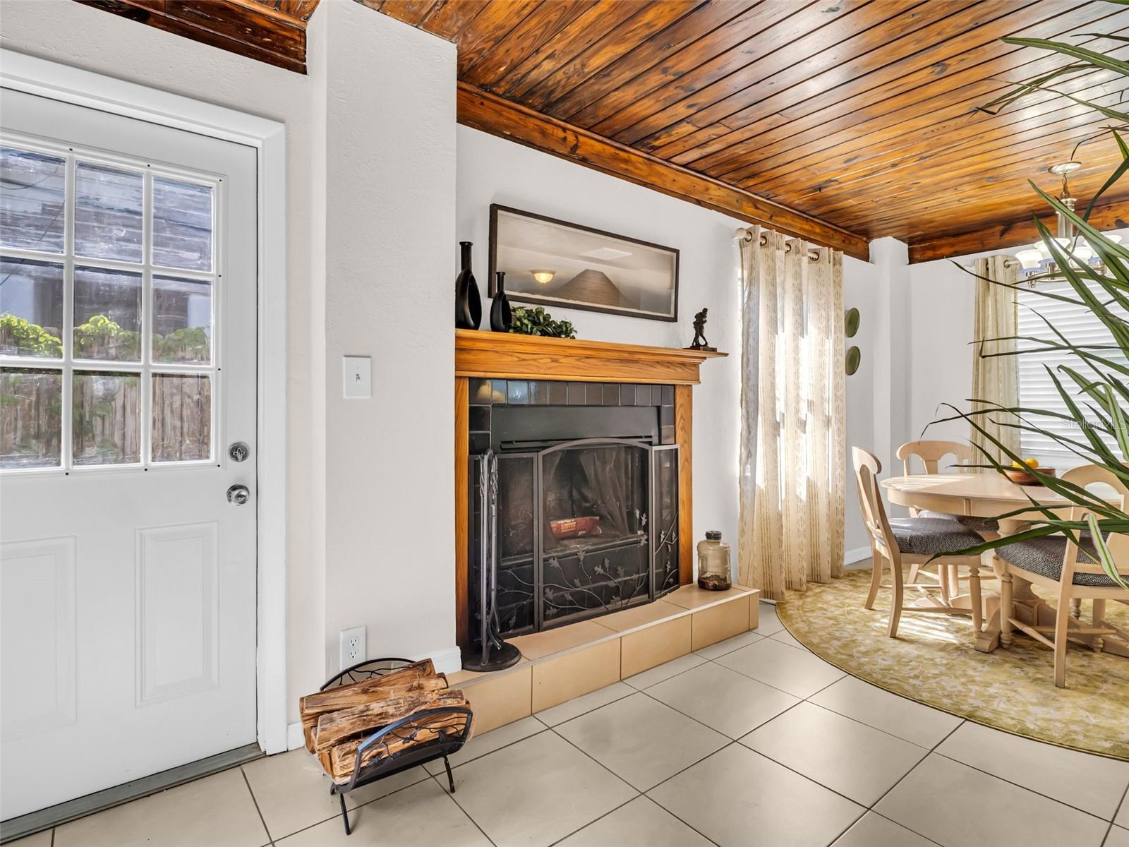 37 W BOYER ST, TARPON SPRINGS, FL, 34689