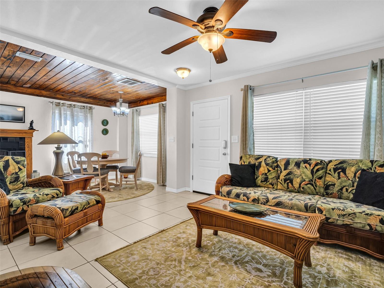 37 W BOYER ST, TARPON SPRINGS, FL, 34689