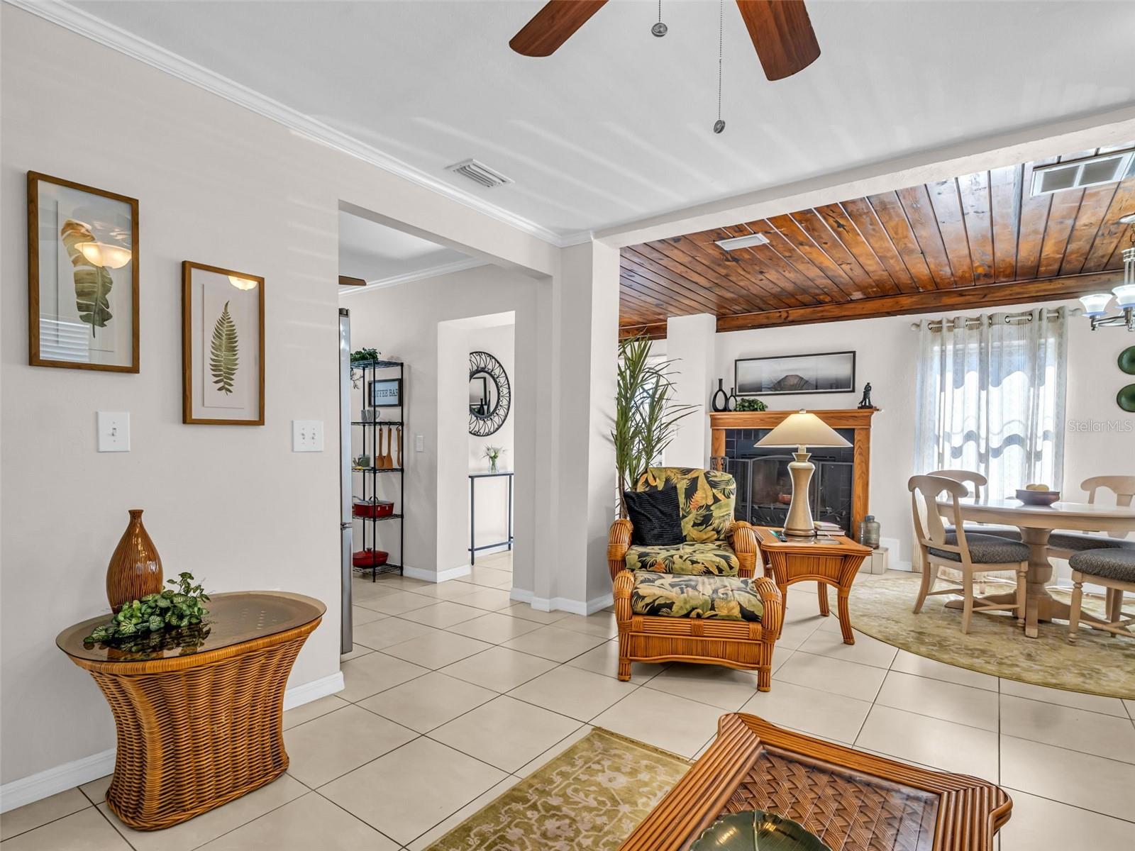 37 W BOYER ST, TARPON SPRINGS, FL, 34689