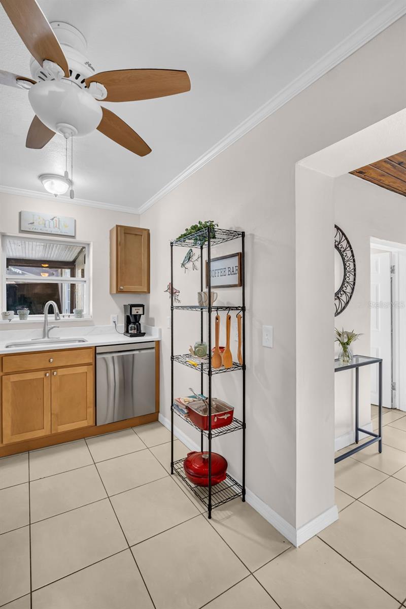 37 W BOYER ST, TARPON SPRINGS, FL, 34689