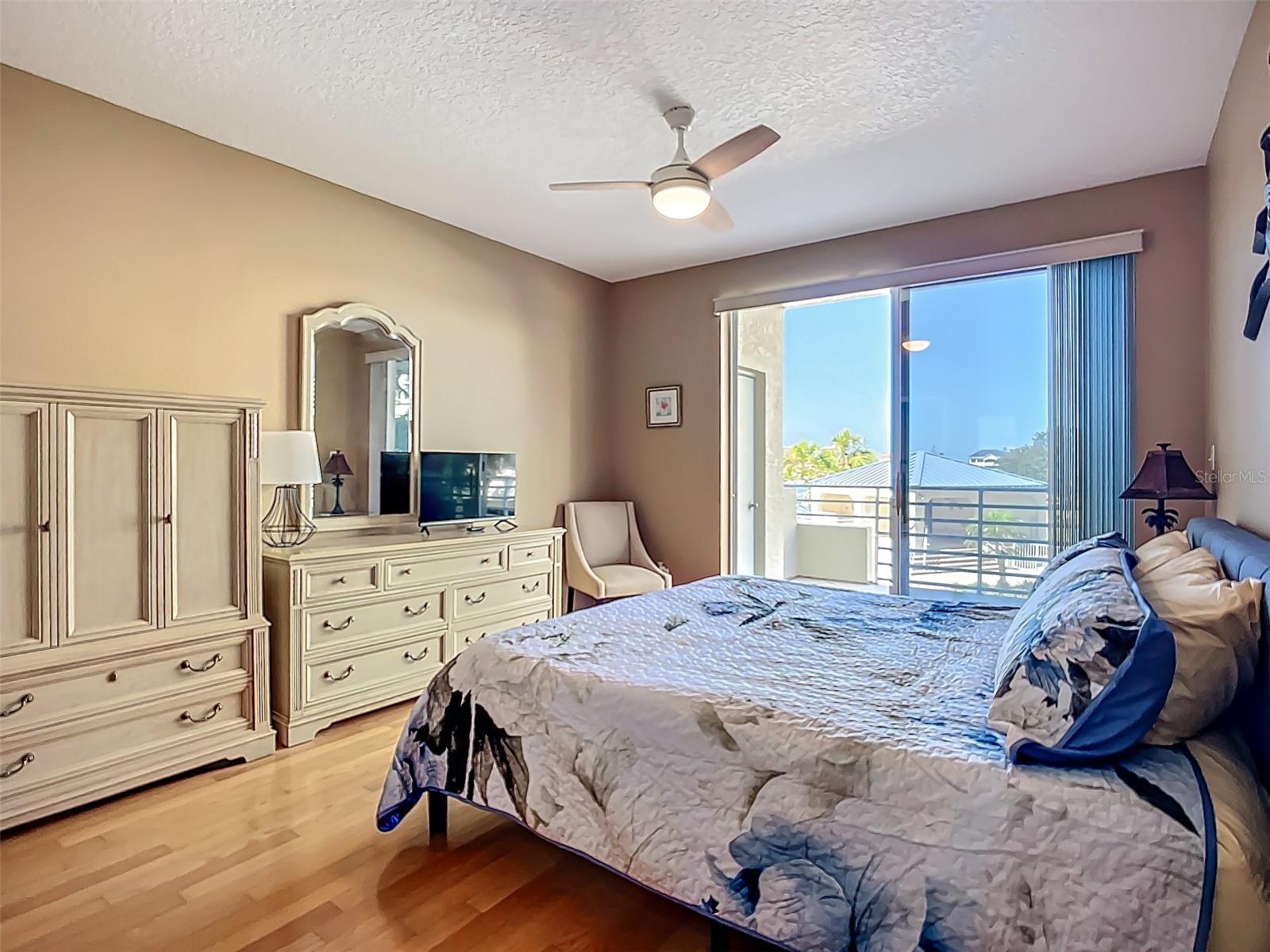 HARBOURSIDE CONDO, SOUTH PASADENA, FL, 33707