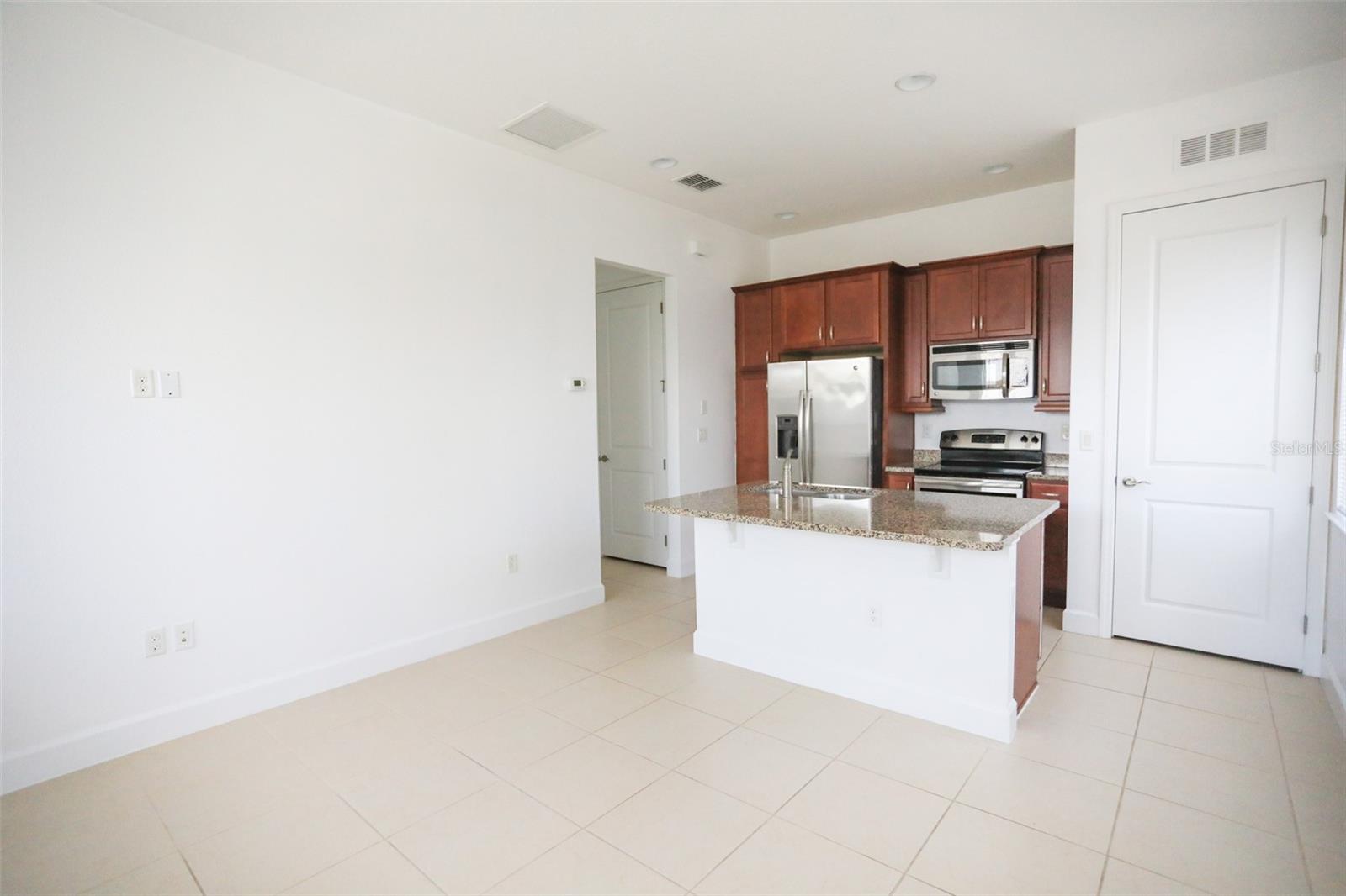 8106 LAUREATE BLVD #B, ORLANDO, FL, 32827
