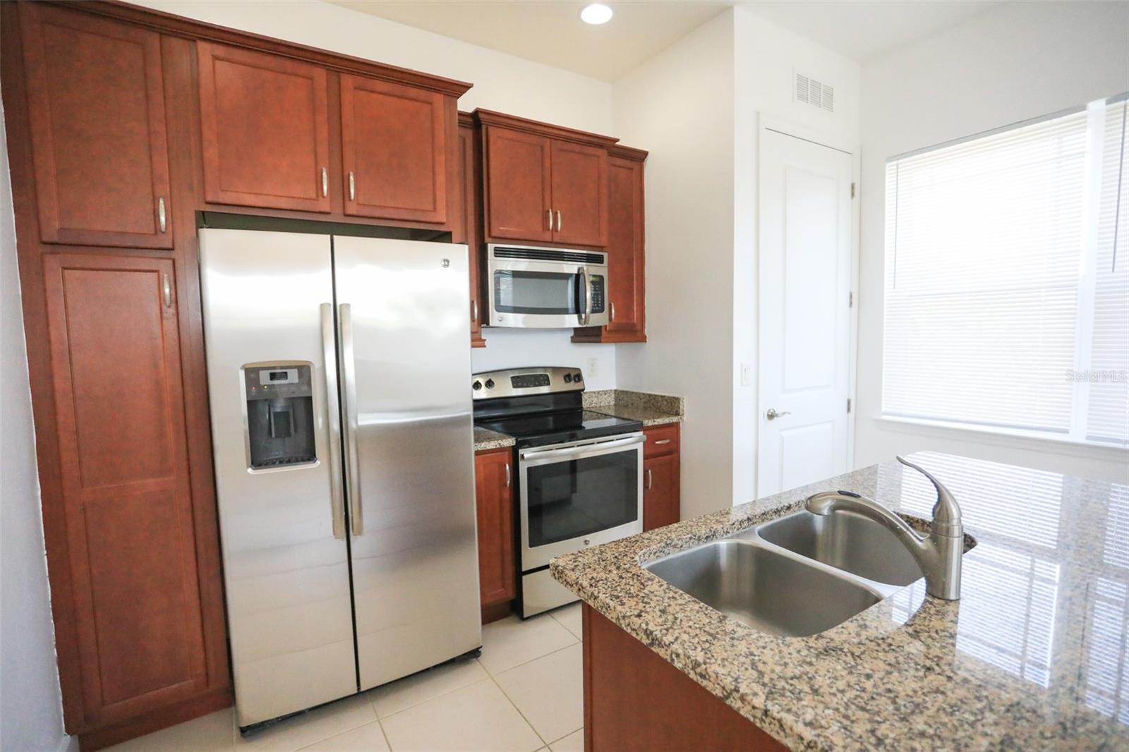 8106 LAUREATE BLVD #B, ORLANDO, FL, 32827