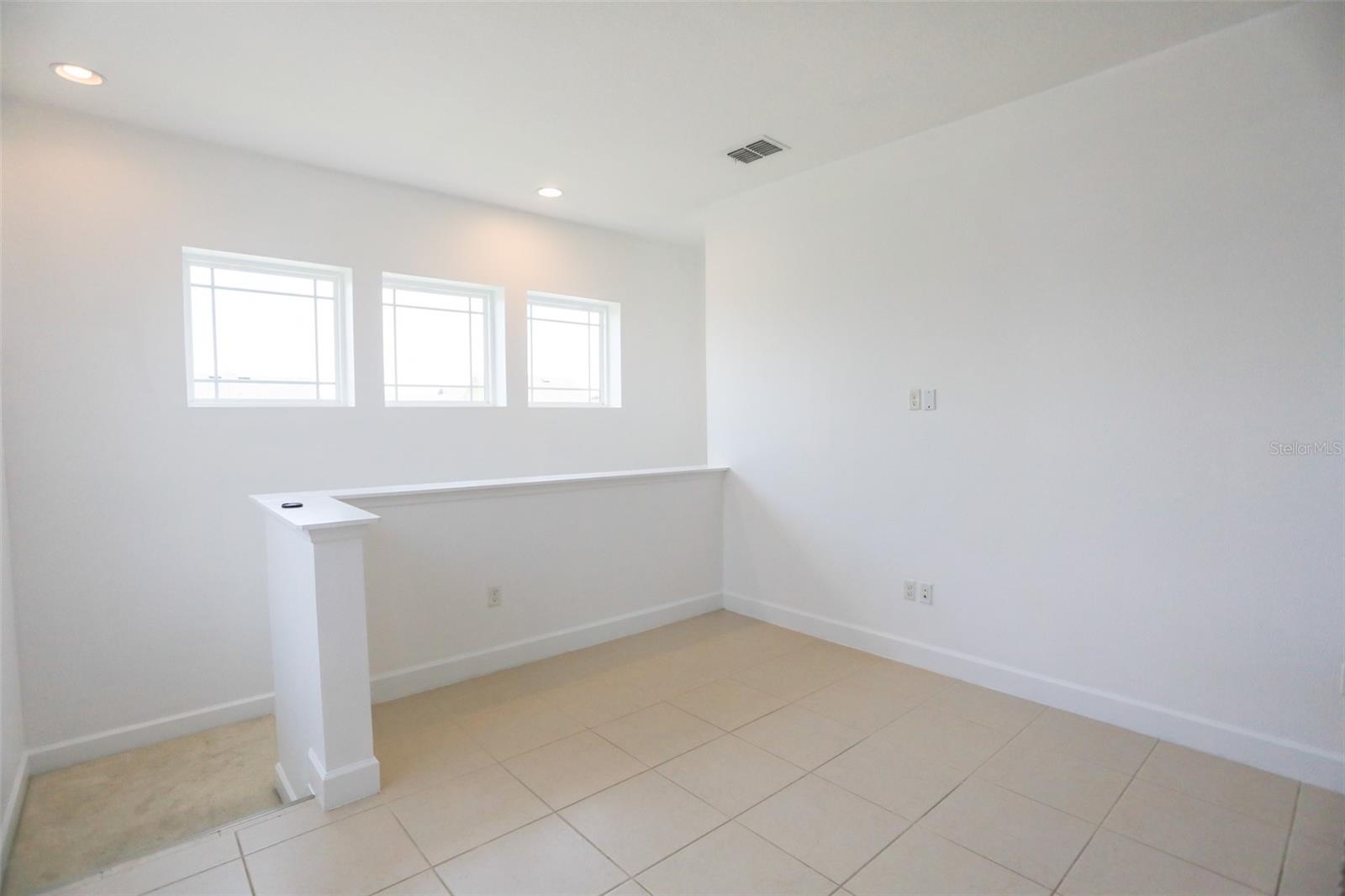 8106 LAUREATE BLVD #B, ORLANDO, FL, 32827