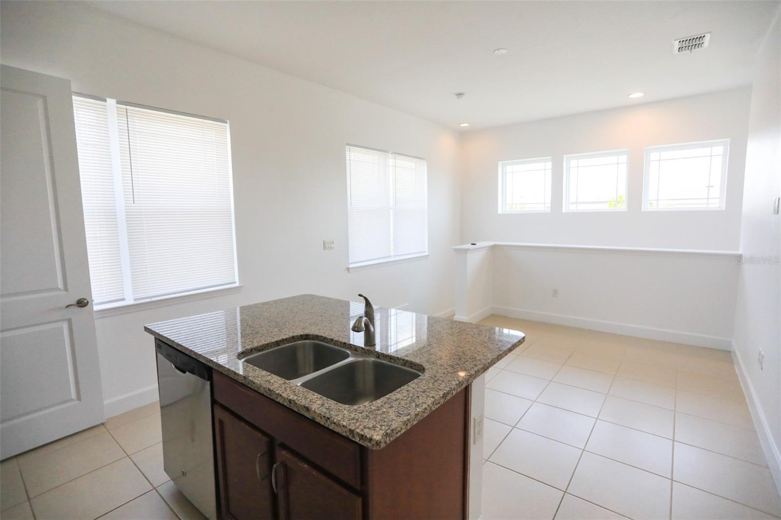 8106 LAUREATE BLVD #B, ORLANDO, FL, 32827