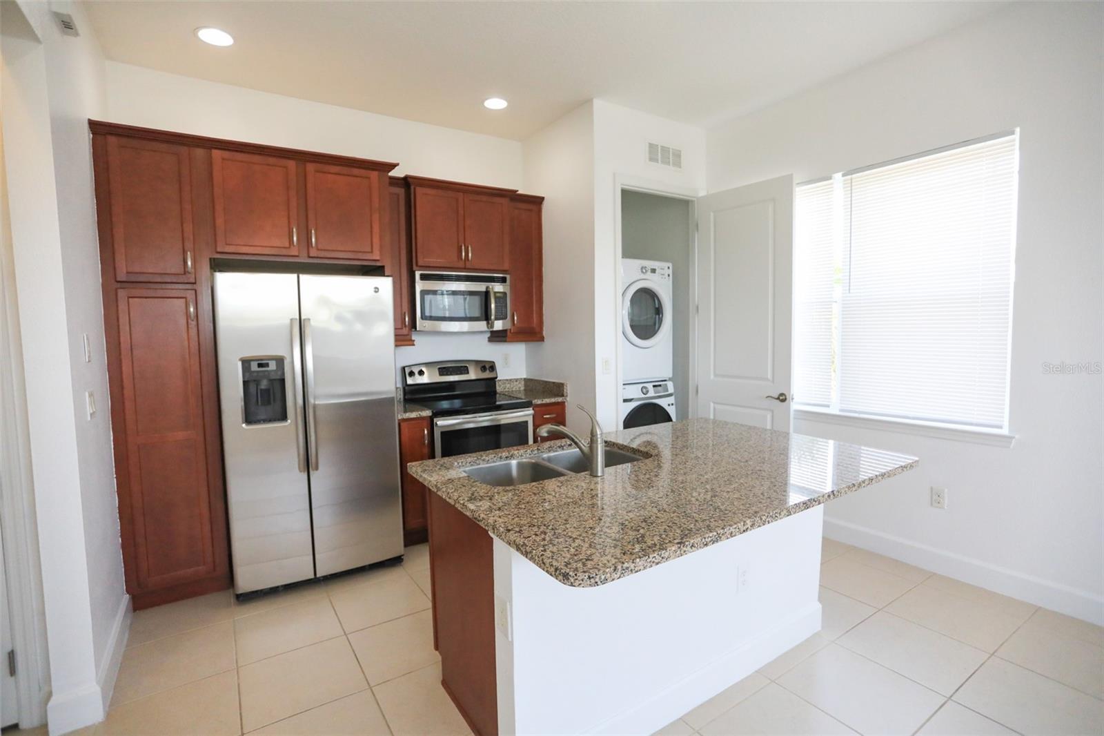 8106 LAUREATE BLVD #B, ORLANDO, FL, 32827