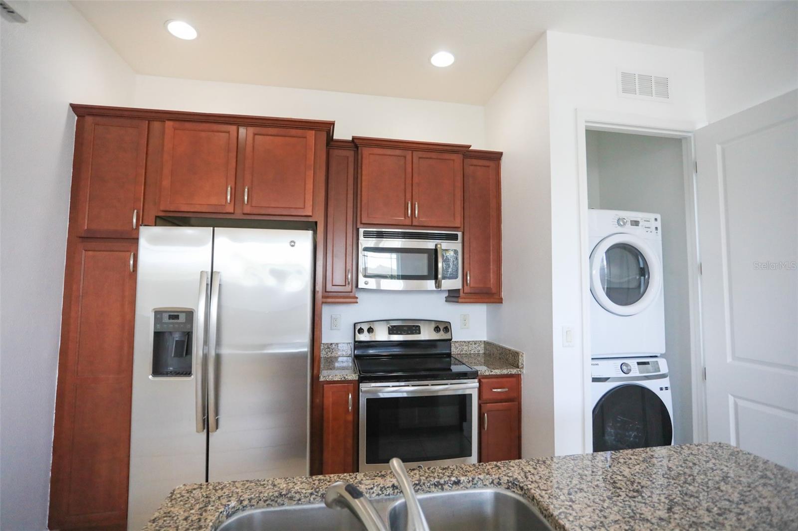 8106 LAUREATE BLVD #B, ORLANDO, FL, 32827