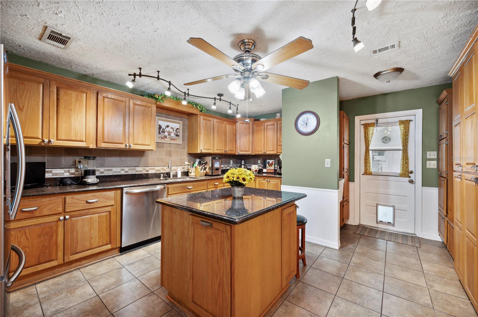 4020 MCINTOSH RD, DOVER, FL, 33527