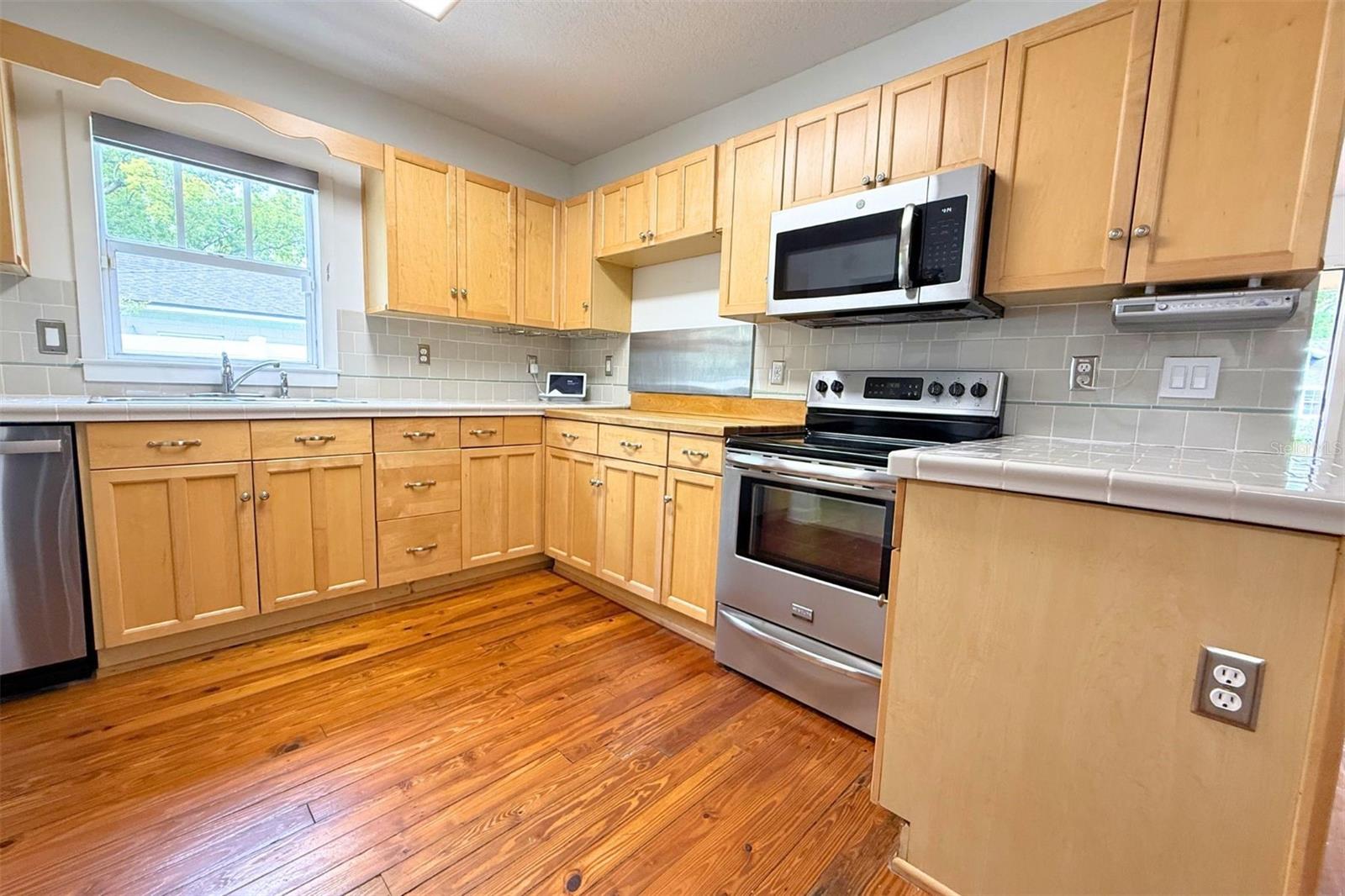 2810 ELIZABETH AVE, ORLANDO, FL, 32804