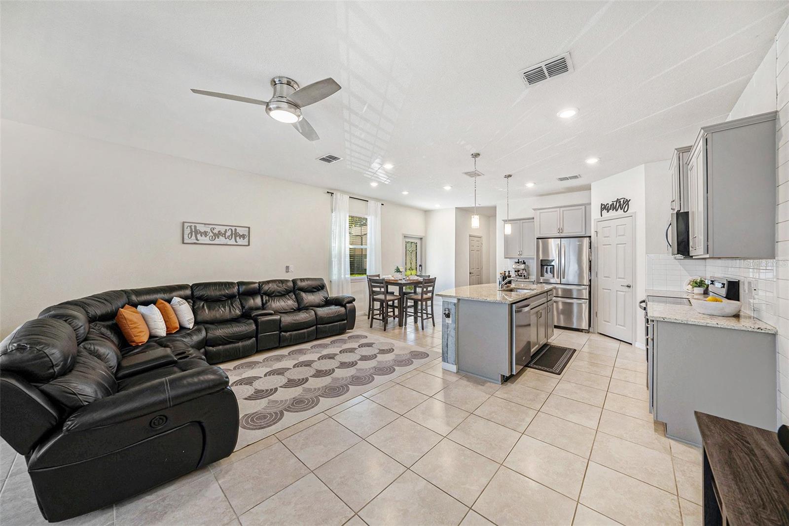 5005 BLUE LATAN LN, TAMPA, FL, 33610