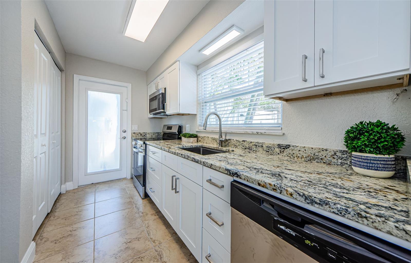 2186 EDYTHE DR #11, DUNEDIN, FL, 34698