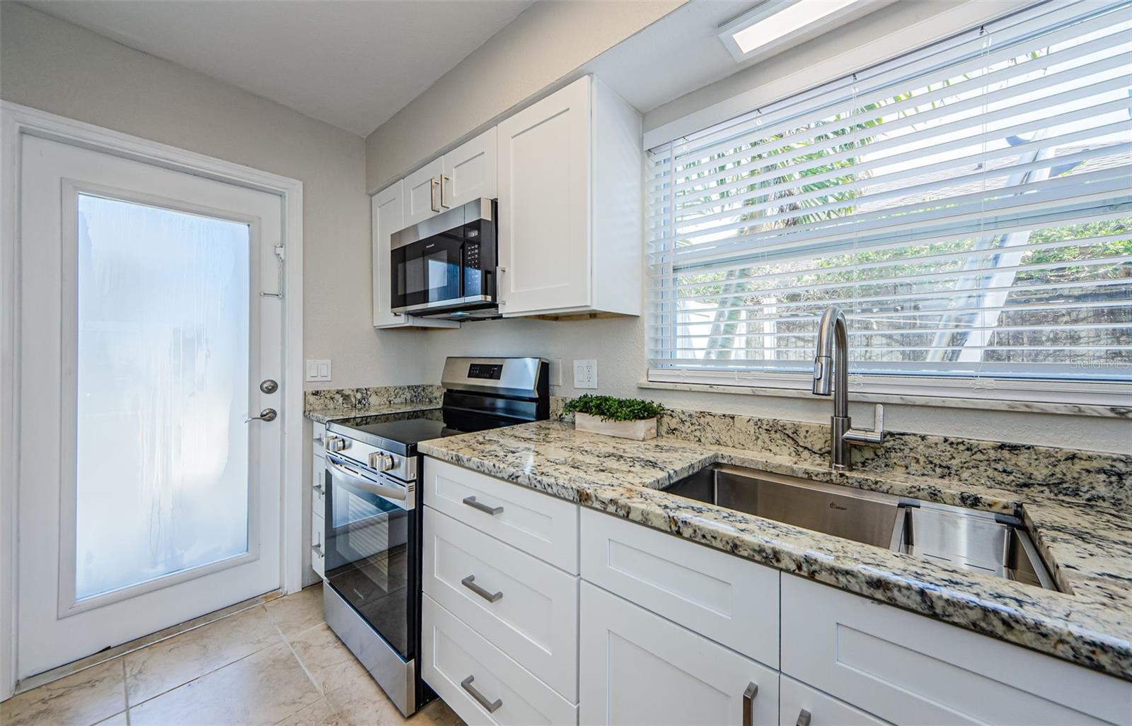 2186 EDYTHE DR #11, DUNEDIN, FL, 34698