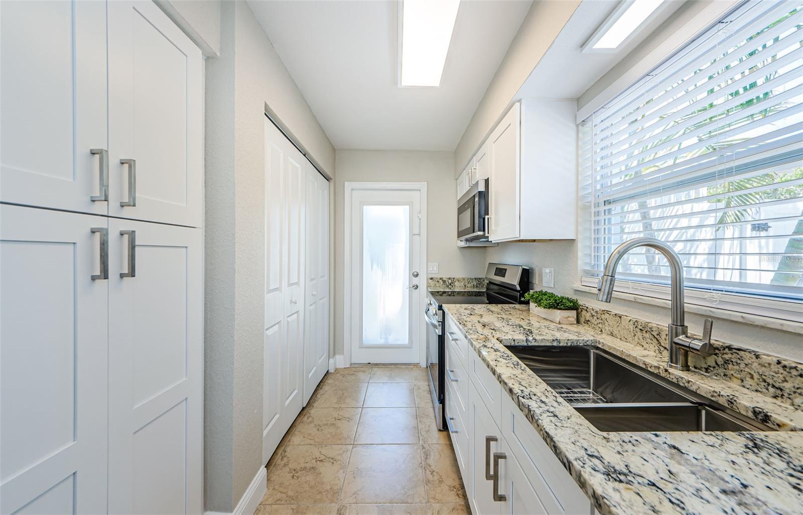 2186 EDYTHE DR #11, DUNEDIN, FL, 34698