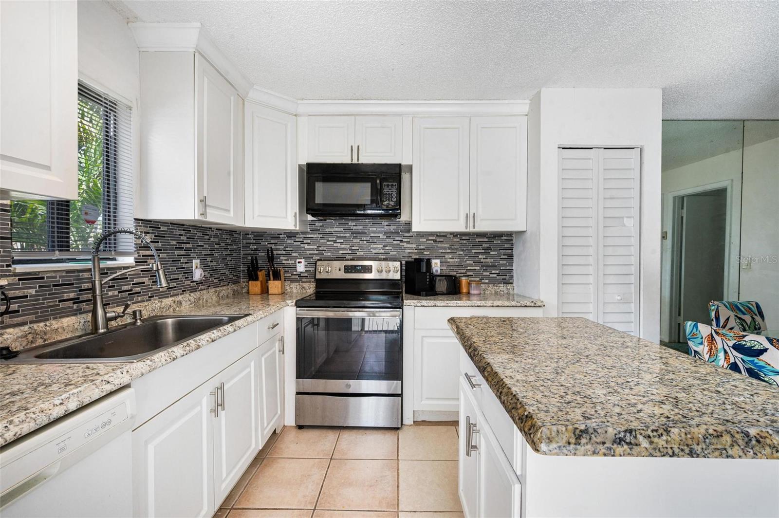 4102 WATERVIEW CIR, PALM SPRINGS, FL, 33461