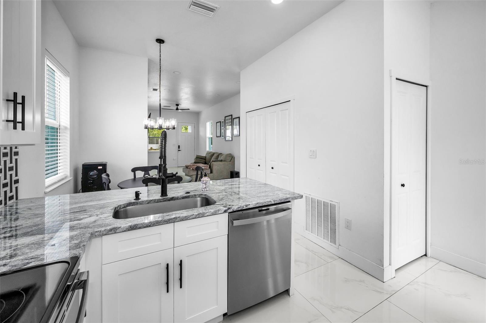 3402 W CLIFTON ST, TAMPA, FL, 33614