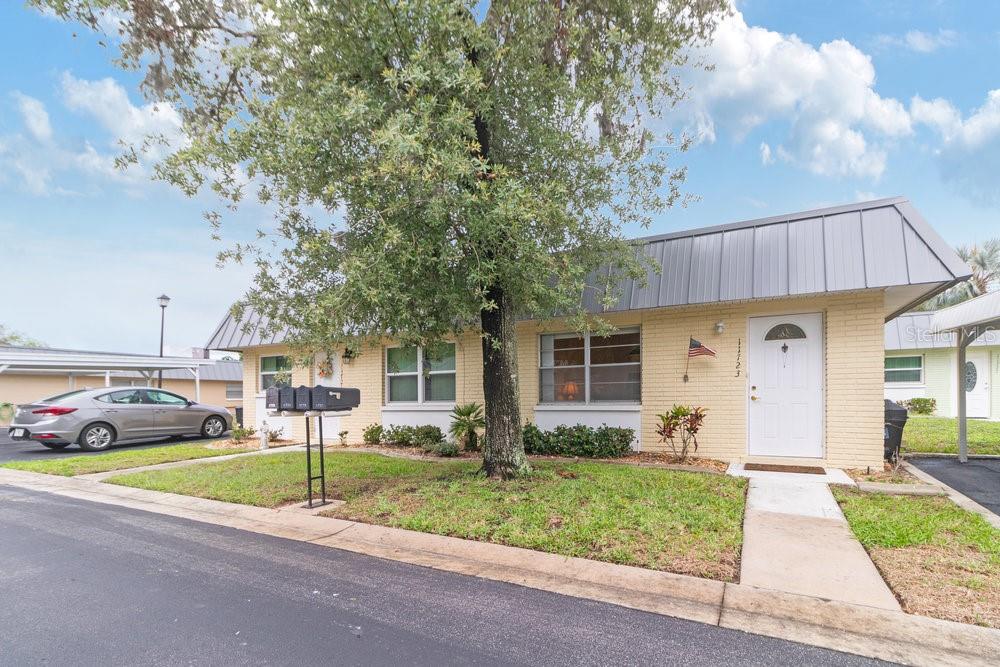 TB8382617 Property Photo