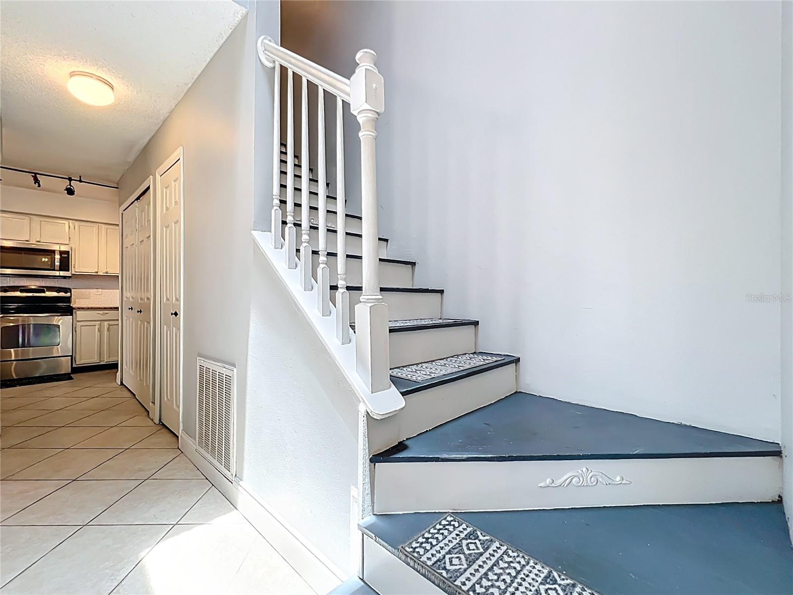 2706 DONALDSON DR, ORLANDO, FL, 32812