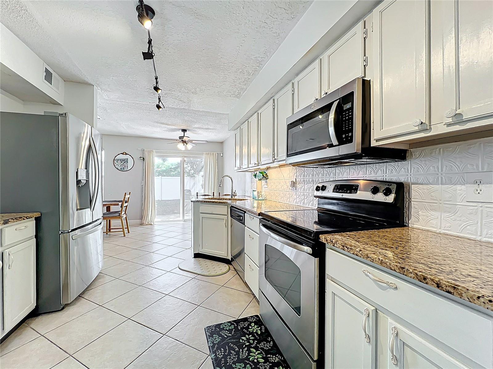 2706 DONALDSON DR, ORLANDO, FL, 32812