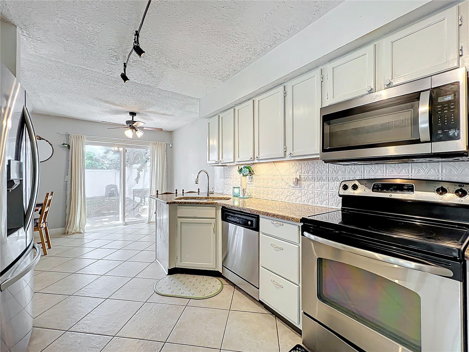 2706 DONALDSON DR, ORLANDO, FL, 32812