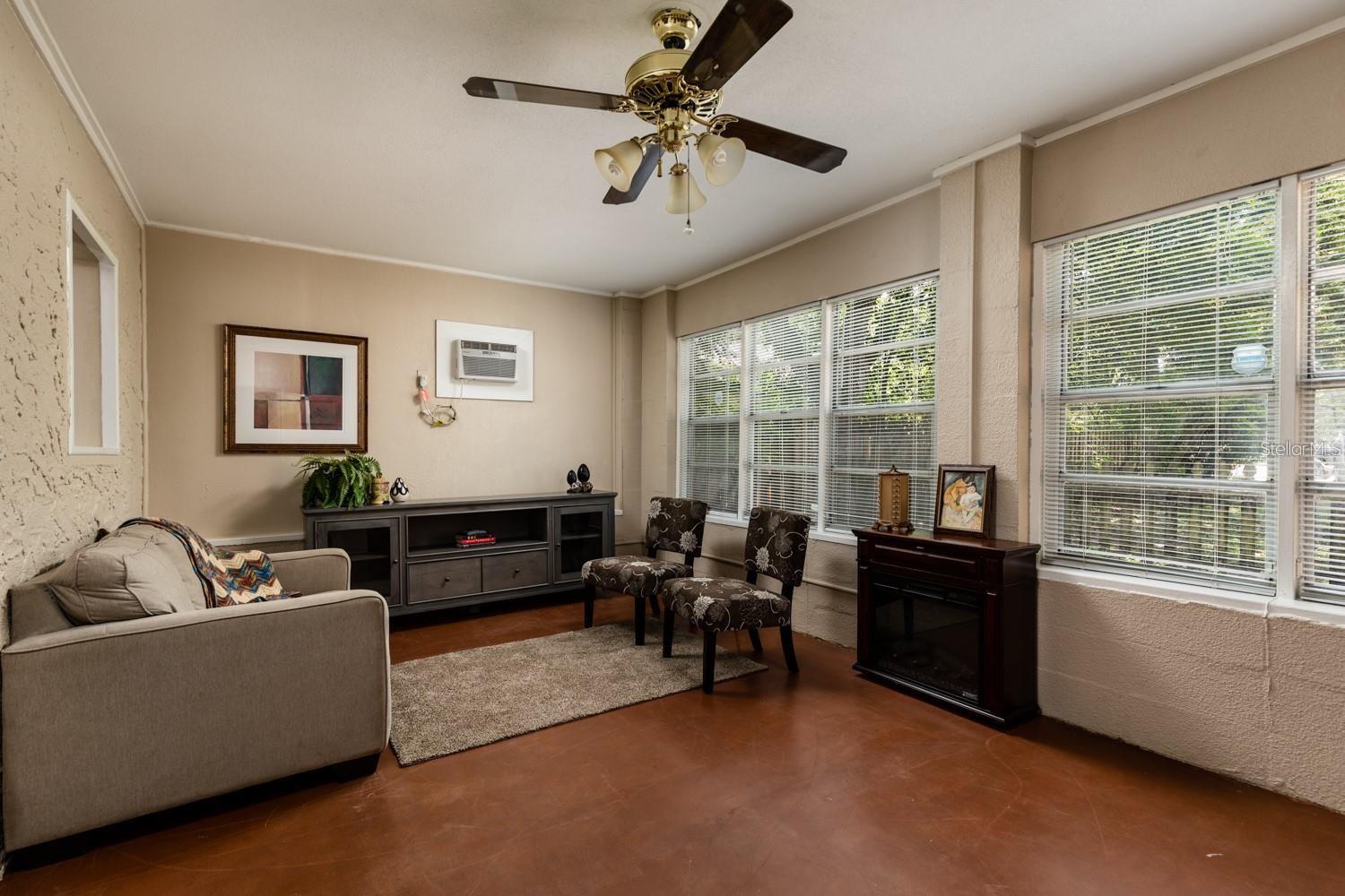 3655 1ST AVE N, DOWNSTAIRS UNIT, ST PETERSBURG, FL, 33713