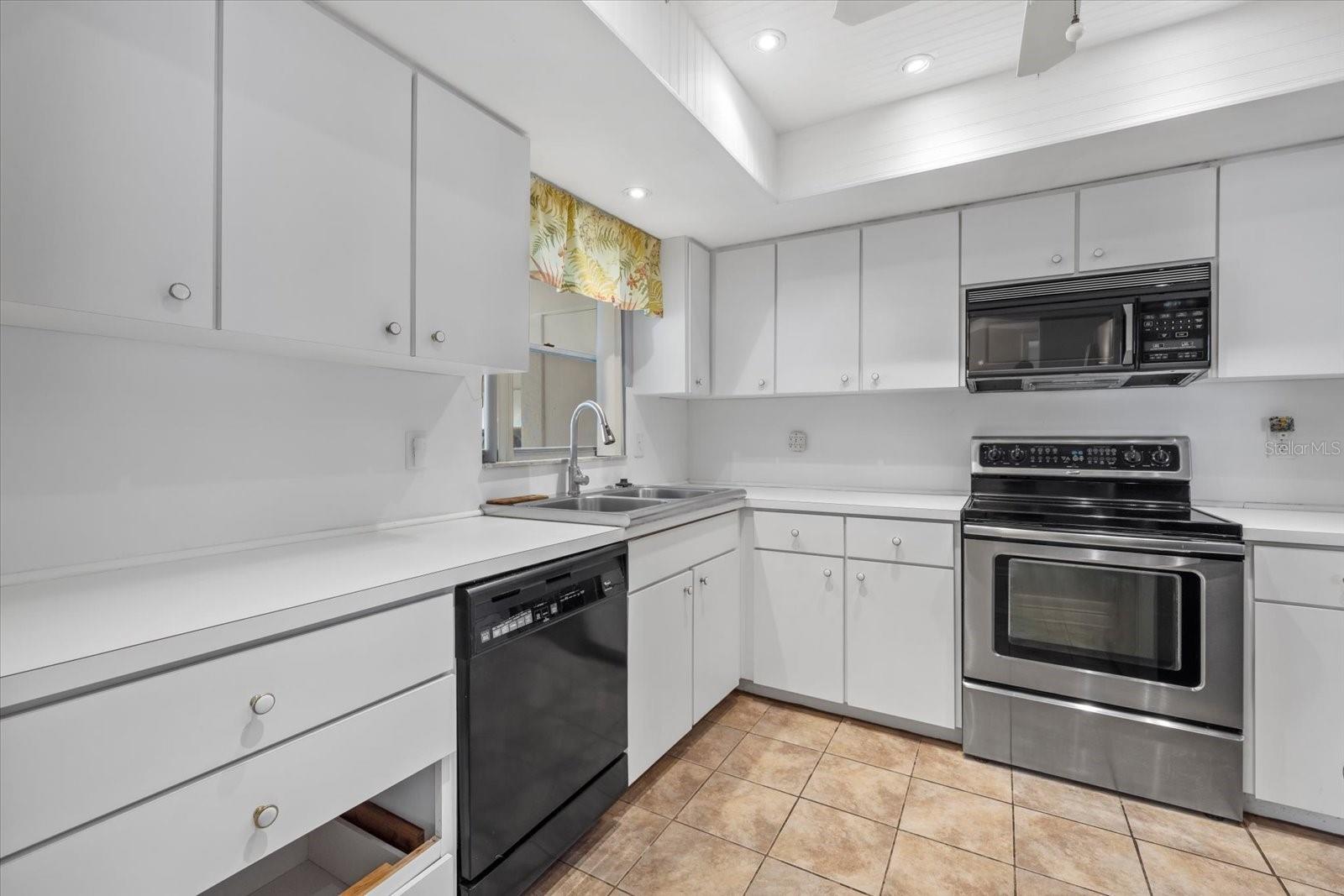 2749 RIVERBLUFF PL #V65, SARASOTA, FL, 34231