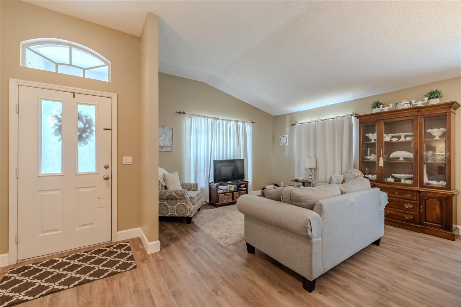 412 HENDERSON AVE, SEFFNER, FL, 33584