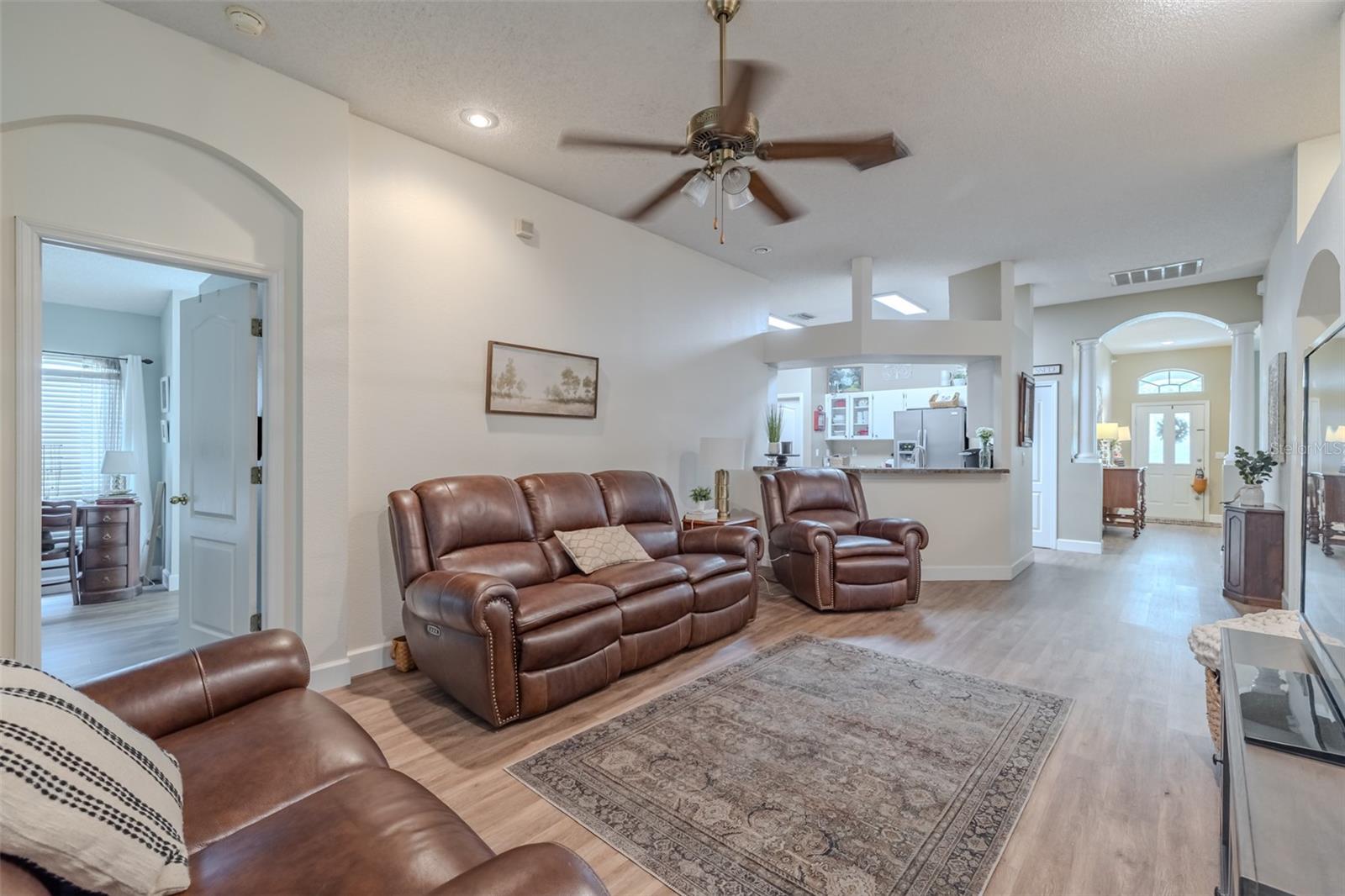 412 HENDERSON AVE, SEFFNER, FL, 33584