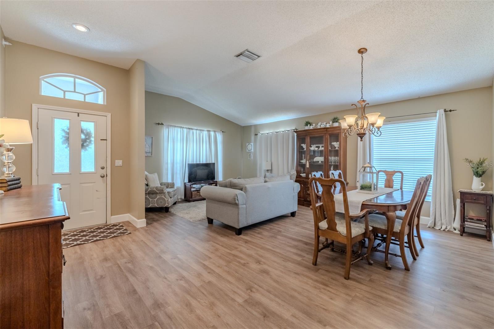 412 HENDERSON AVE, SEFFNER, FL, 33584