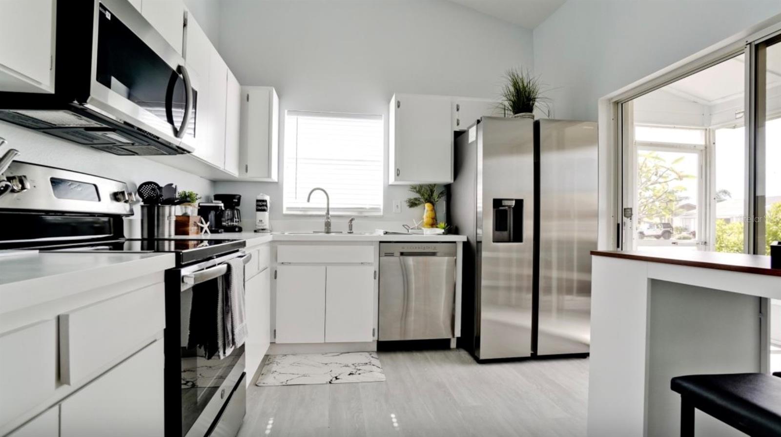 3911 39TH AVE W, BRADENTON, FL, 34205