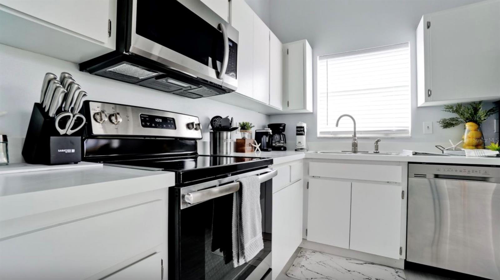 3911 39TH AVE W, BRADENTON, FL, 34205