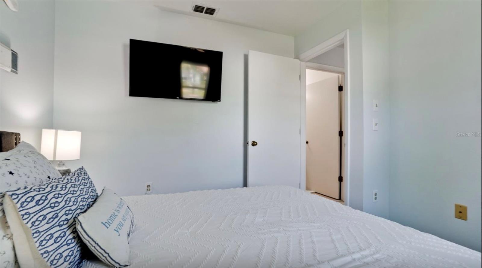 3911 39TH AVE W, BRADENTON, FL, 34205