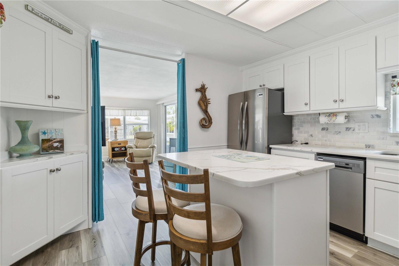 A4651653 Property Photo