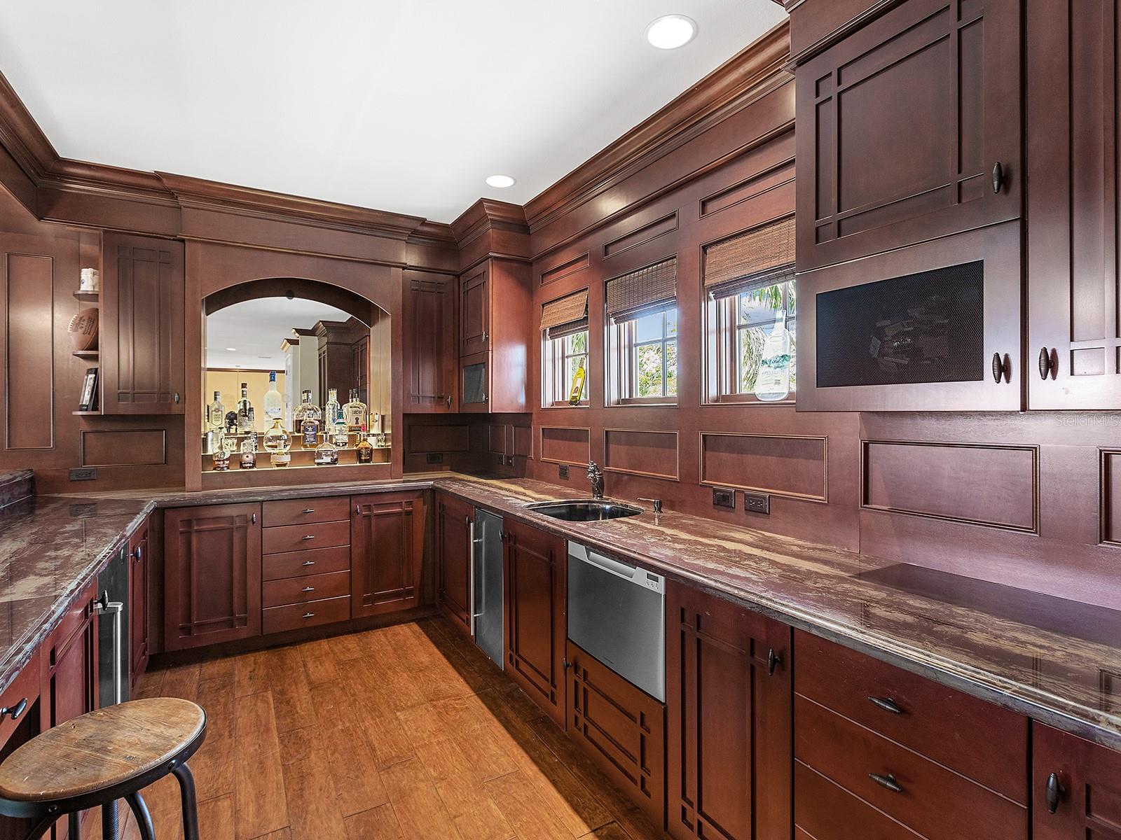 A4651663 Property Photo