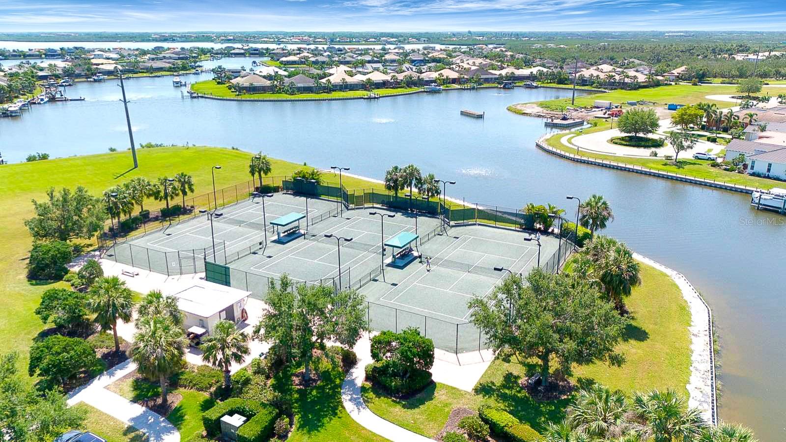 915 TIDEWATER SHORES LOOP, BRADENTON, FL, 34208
