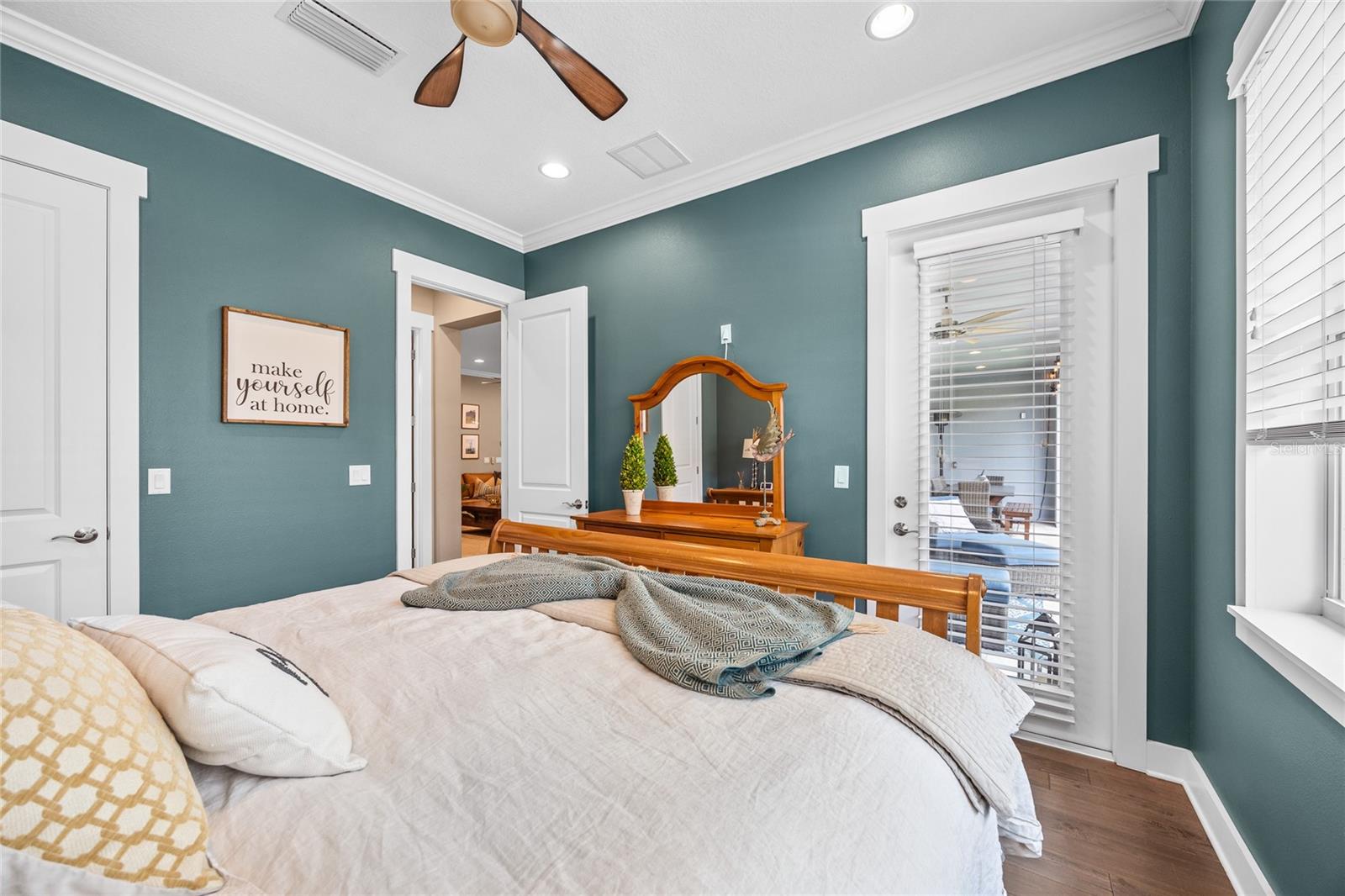 3611 W ROYAL PALM CIR, TAMPA, FL, 33629