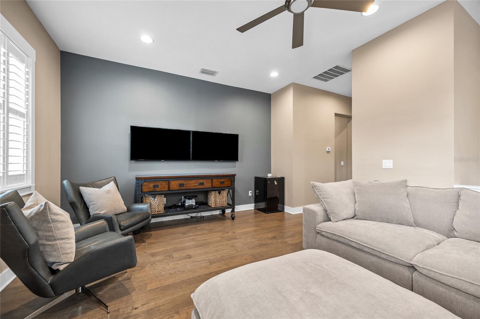 3611 W ROYAL PALM CIR, TAMPA, FL, 33629