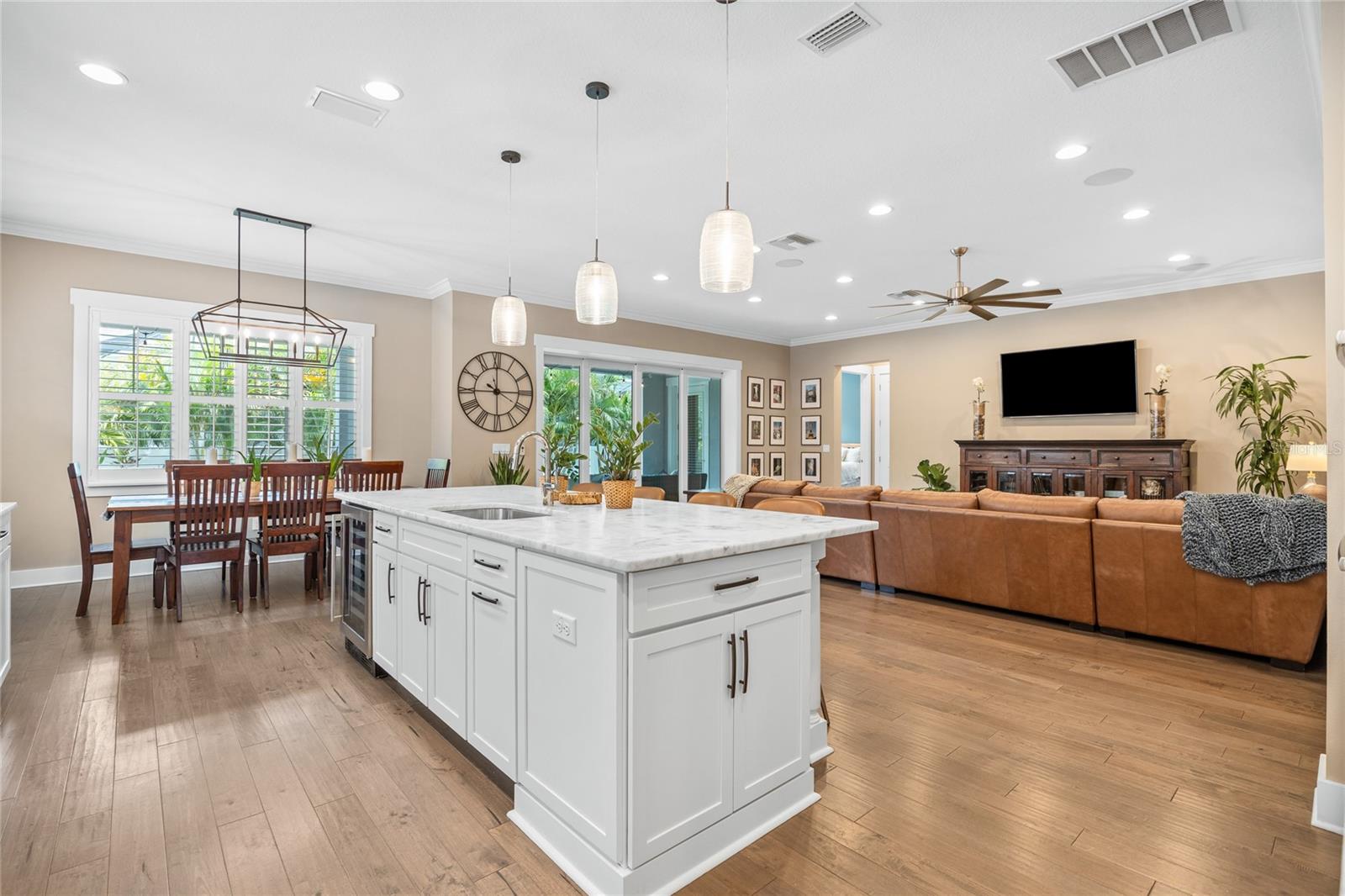 3611 W ROYAL PALM CIR, TAMPA, FL, 33629