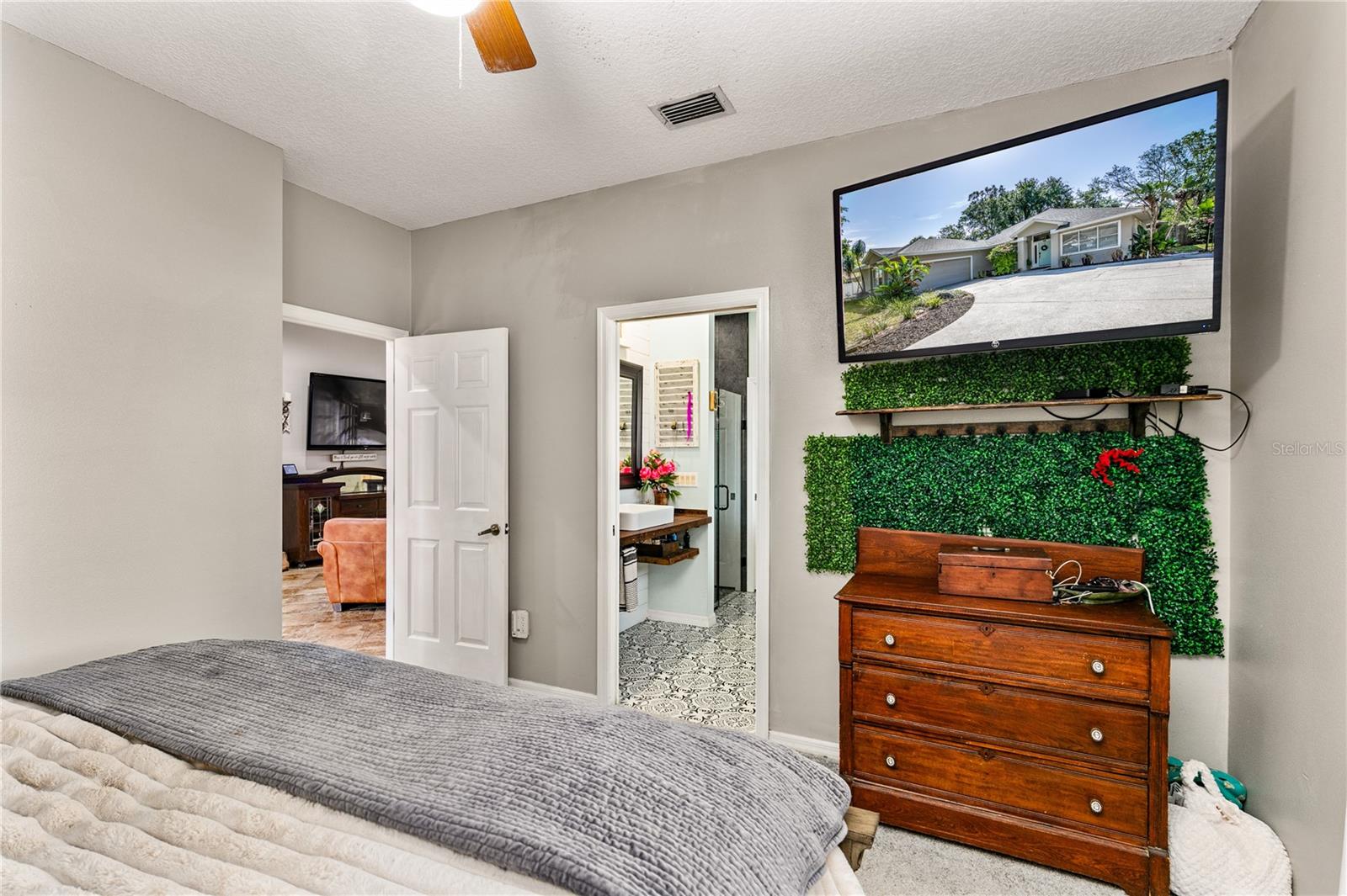 2623 GABLES DR, EUSTIS, FL, 32726