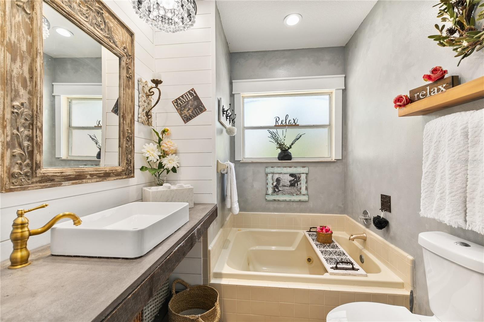 2623 GABLES DR, EUSTIS, FL, 32726